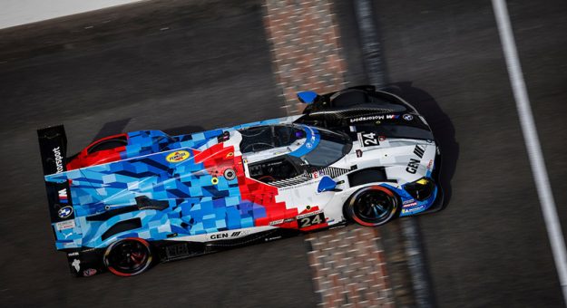 #24: BMW M Team WRT, BMW M Hybrid V8, GTP: Sheldon van der Linde, Dries Vanthoor