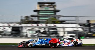 #24: BMW M Team WRT, BMW M Hybrid V8, GTP: Sheldon van der Linde, Dries Vanthoor