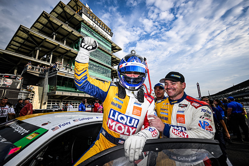 #96: Turner Motorsport, BMW M4 GT3 EVO, GTD: Patrick Gallagher, Robby Foley, Celebration