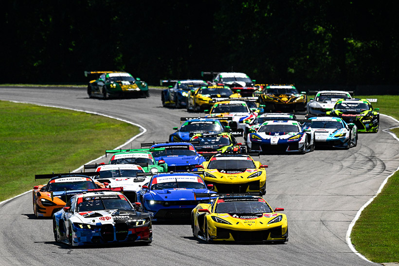 #1: Paul Miller Racing, BMW M4 GT3 EVO, GTD Pro: Neil Verhagen, Connor De Phillippi, #4: Corvette Racing by Pratt Miller Motorsports, Corvette Z06 GT3.R, GTD Pro: Tommy Milner, Nicky Catsburg, Start