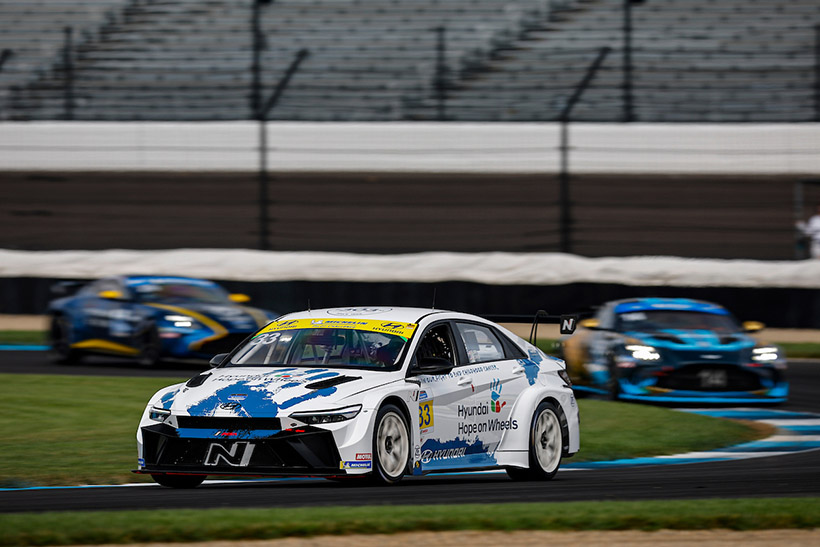 #33: Bryan Herta Autosport with Curb Agajanian, Hyundai Elantra N TCR, TCR: Bryson Morris, Mason Filippi