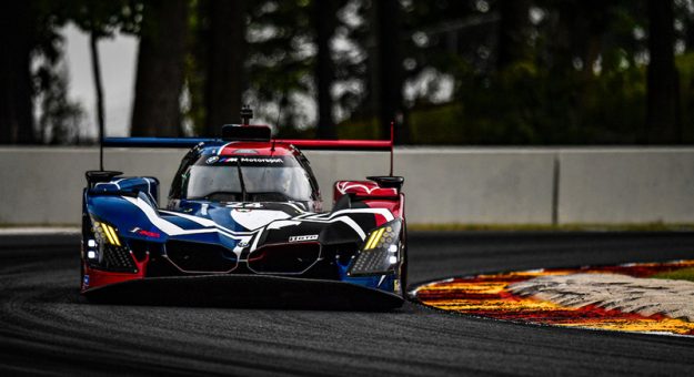 #24: BMW M Team WRT, BMW M Hybrid V8, GTP: Sheldon van der Linde, Dries Vanthoor